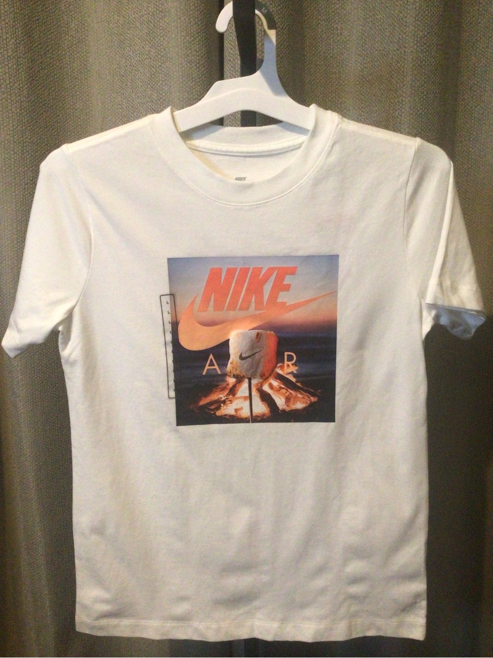 NWT Nike Kids White Tee with Sunset Orange Graphic L‎